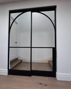 Ventana exterior <span class=keywords><strong>de</strong></span> vidrio estriado <span class=keywords><strong>de</strong></span> doble acristalamiento moderno con acabado <span class=keywords><strong>de</strong></span> hierro forjado <span class=keywords><strong>de</strong></span> acero negro Último diseño para puertas <span class=keywords><strong>de</strong></span> fibra <span class=keywords><strong>de</strong></span> vidrio <span class=keywords><strong>de</strong></span> hoteles - Product Image 4