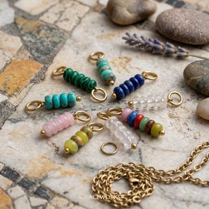 Breloques en pierres précieuses en forme de lentille |   Pendentifs en pierre naturelle en acier inoxydable plaqué or PVD 18 carats |   Imperméable, hypoallergénique et durable - Product Image 4