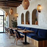 Ensemble de meubles de café sur mesure Ron Group, table carrée en bois, banquette en velours capitonné, chaise ergonomique pour restaurant