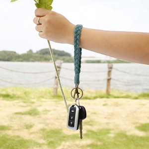 Bracelet <span class=keywords><strong>porte</strong></span>-clés en <span class=keywords><strong>macramé</strong></span> de style <span class=keywords><strong>simple</strong></span> fait à la main sangle de poignet de couleur pure et pendentif de sac <span class=keywords><strong>porte</strong></span>-clés dragonne souple - Product Image 6