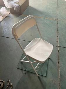 Paquete de 100 Sillas Plegables de Plástico Blanco para Bodas, Eventos, Oficinas y Exteriores - Product Image 6