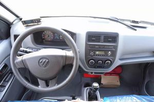 Marca Foton Xiangling V1 Camión congelador refrigerado 4*2 - Product Image 5