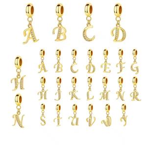 Chapado en oro de 18 quilates, colgante de letra inglesa con inicial de, 26 abalorios del alfabeto para pulseras y collares, Plata de Ley S925 - Product Image 1