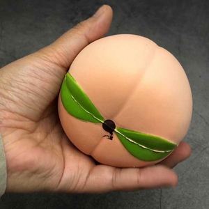 Jouet sensoriel personnalisé en pâte à modeler en forme de pêche à presser, idéal pour l'exercice des mains et comme balle anti-stress pour les cadeaux de fête - Product Image 2