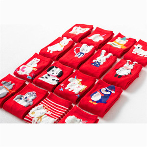 ibujos animados lindo rojo <span class=keywords><strong>calcetines</strong></span> de algodón de invierno de las mujeres <span class=keywords><strong>calcetines</strong></span> de la Navidad para la venta - Product Image 2