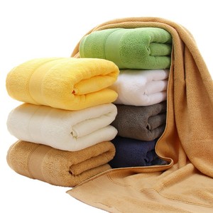 Toalla de Baño Gruesa de Algodón Puro 70x140cm, Color Sólido, Suave y Absorbente, para Uso en Hoteles - Product Image 2