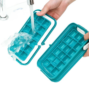 Bandeja de Hielo de Silicona Innovadora de 18 Cubos SIN CONTACTO con Tapa, Herramienta Sostenible para Hacer Helados en el Congelador - Product Image 6