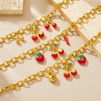 Bracelet à breloques en forme de fruits (cerise, fraise, piment) et pendentif cœur avec fermoir, en acier inoxydable plaqué or