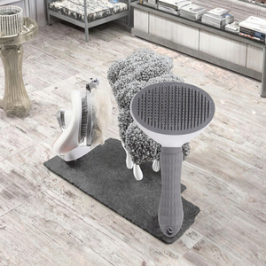 فرشاة شعر للحيوانات الأليفة (الكلاب والقطط) مع زر تحرير - فرشاة ذاتية التنظيف من البلاستيك ABS تعمل بالبطارية أداة تمشيط للحيوانات الأليفة لتساقط الشعر والعناية به - Product Image 3