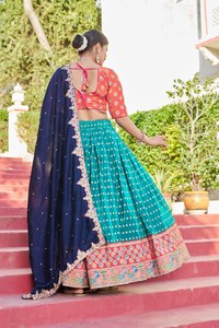 Ensemble Lehenga Choli |   Ensemble Blouse et Dupatta assorti, tenue ethnique indienne pour les fêtes de mariage pour femmes - Product Image 5