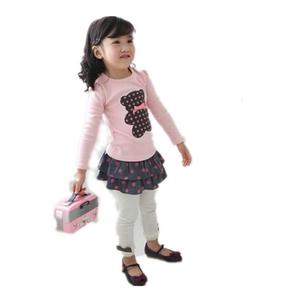Vêtements pour enfants en gros en ligne : Ensemble décontracté T-shirt à manches longues à pois et pantalon pour filles, provenant d'un fournisseur chinois - Product Image 1