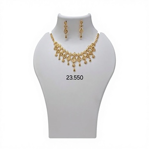 Ensemble de collier en or 22 carats avec pendentifs et boucles d'oreilles assorties pour femmes, bijoux de mariée traditionnels - Product Image 2