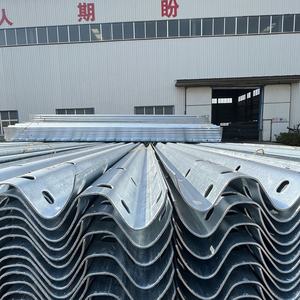 <span class=keywords><strong>Highway</strong></span> <span class=keywords><strong>Guardrail</strong></span> Durable de alta calidad de metal de doble haz de reflectores de fábrica al por mayor de seguridad vial mejorada anticorrosión - Product Image 3