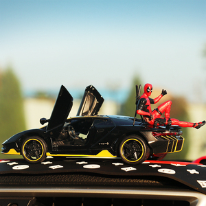 Decorazione per Interni Auto <span class=keywords><strong>Deadpool</strong></span> con Doppia Spada Appesa, Ornamento da Scrivania in ABS <span class=keywords><strong>di</strong></span> Alta Qualità, Facile Installazione, Adattabile Universalmente - Product Image 2