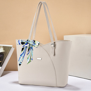 กระเป๋าถือสะพายข้างผู้หญิงแบบสายเดี่ยวขายส่ง พร้อมซิปปิด ซับในโพลีเอสเตอร์ แฟชั่นทันสมัย เหมาะสำหรับการช้อปปิ้ง - Product Image 3