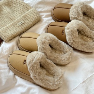 Dream Poetry House 2025 Nouvelle collection de pantoufles d'intérieur douces et moelleuses pour hommes et femmes, automne-hiver, EVA, vente en gros - Product Image 3