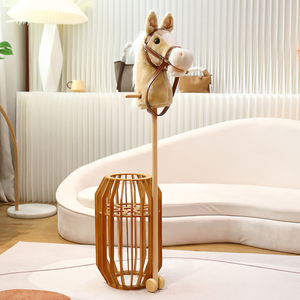 Vente en gros Passe-temps Cheval en peluche Fabriqué à la main Passe-temps Cheval Roues en bois Réaliste Voisinage Sons galopants Jouet pour enfants - Product Image 4