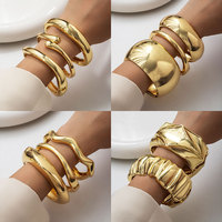 Bracelet manchette en métal exagéré, inspiré d'Instagram, au design complexe, finition polie élégante, design géométrique minimaliste, style vintage