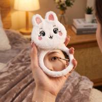 Miroir de maquillage miniature portable léger en aluminium avec poche en peluche de lapin de dessin animé brodé sur mesure, 7,5x8 cm, pour cadeau de beauté ou de vacances