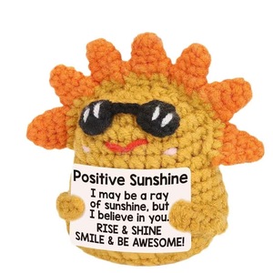 ตุ๊กตาถักนิตติ้งขนาดเล็กขายส่งพร้อมการ์ดที่น่าสนใจสำหรับบรรเทาความเครียดของขวัญวันเกิดและของตกแต่ง - Product Image 3