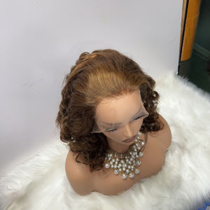 Perruques Courtes Ondulées en Dentelle Frontale Cheveux Humains 13x4, Perruque Frontale Bouclée Lâche pour Femmes Noires, Pré-Pluckée, Brésilienne Ondulée - Product Image 1