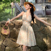 Robe de plage resort streetwear tissée mini coupe trapèze, tenue pour jeune fille, pour séances photo et rendez-vous, col en V, dos nu, à pois