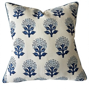 Elegante diseñador azul Floral blanco sobre lino natural Bloque de mano Lino Impreso Funda De Almohada Funda de cojín para sala de estar por ITHL - Product Image 1
