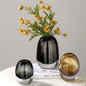 Jarrón Pequeño Decorativo de Cristal Transparente con Diseño Floral Chino, Estilo Simple, de Alta Gama y Lujo Discreto, para Sala de Estar - Product Image 2