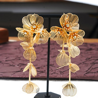 Boucles d'oreilles pendantes longues à motif queue de poisson cascade pour femme, avec aiguille en argent, design audacieux et accrocheur orné de fleurs et de diamants