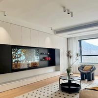 Meuble TV mural moderne sur mesure de luxe avec lattes en bois pour la décoration du salon de villa
