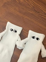 MINGZHI nouveau design nouveauté chaussettes en gros hommes broderie couple chaussettes drôle main dans la main chaussettes avec aimant