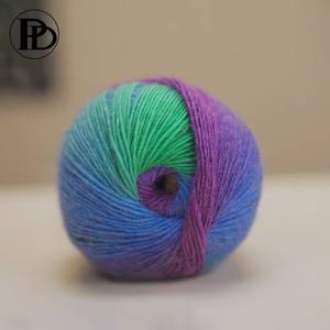 Venta al por mayor a granel verde fino tejido <span class=keywords><strong>Dk</strong></span> enhebrador Australia hilo de <span class=keywords><strong>lana</strong></span> <span class=keywords><strong>merino</strong></span> - Product Image 3