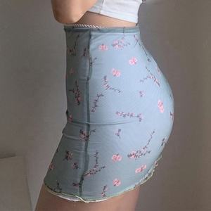 <span class=keywords><strong>2025</strong></span> européen américain printemps mode dames jupe imprimé fleuri dentelle maille mince court femmes jupes - Product Image 2