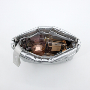 <span class=keywords><strong>2025</strong></span> Mới Tùy Chỉnh Thiết Kế Thời Trang Mềm Mại Puffy Không Thấm Nước Túi Mỹ Phẩm Bán Buôn Xuống Vải Sử Dụng Hàng Ngày Trang Điểm <span class=keywords><strong>Nylon</strong></span> Dây Kéo <span class=keywords><strong>Pouch</strong></span> - Product Image 5