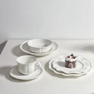 レトロなヨーロッパのセラミックフルーツボウルスナックプレートデザートケーキプレートと食器コーヒーカップ結婚式のために手作り