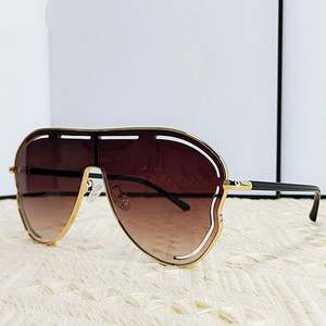 Gafas de Sol de Piloto con Marco Metálico Irregular, Diseño Moderno, Lentes de Una Pieza con Protección UV400 para Mujer, Logotipo Personalizado - Product Image 6