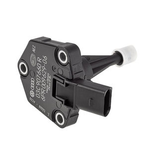 Capteur de niveau d'huile Hella 03C907660R pour Volkswagen Audi fabriqué en Allemagne - Product Image 2
