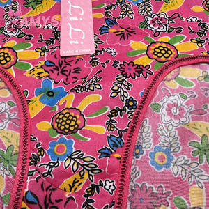 Amysi 3041 #   Afrikalı Kızlar İçin Düşük Fiyatlı Toptan Satış Süt İpek Çiçek Desenli Tanga İç Çamaşırı Öğrenci Çocuklar Gençler İçin - Product Image 4