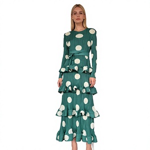 Vestido midi verde de lunares con mangas largas, volantes y cintura con cinturón, estilo casual acampanado, de tela tejida para primavera. - Product Image 2