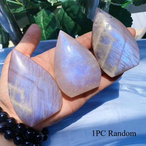 Pierre de cristal de lune bleue de style bohème en gros, forme libre, tendance de la mode pour la décoration intérieure unique, autres artisanats en cristal pour les fêtes - Product Image 4