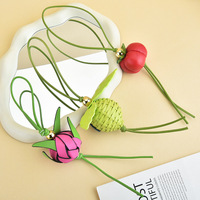 Luxe handgemaakte leren drakenfruit tasbedel met geweven roze bloemknop sleutelhanger hanger voor handtassen rugzakken accessoires