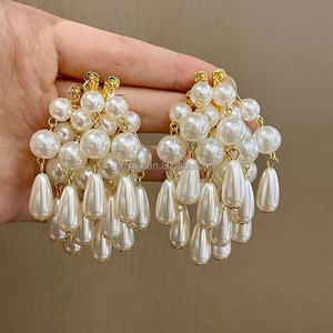 复古镀金大圈耳环珍珠流苏夸张瀑布状吊坠经典风格 - Product Image 3