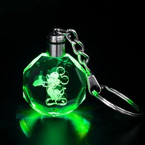 Porte-clés en cristal gravé au laser 2D, vente chaude, porte-clés en cristal LED uniques et bon marché pour cadeaux d'affaires - Product Image 5