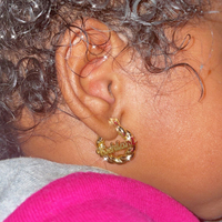 Pendientes de Aro Mini para Niñas y Bebés 18mm 25mm con Nombre Personalizado en Acero Inoxidable y Oro de 18K, Joyería Infantil Adorable con Placa de Nombre y Diseño Trenzado