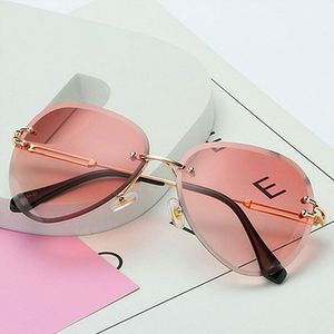 Gafas de Sol de Diseño Personalizado con Logotipo, Lentes de Corte de Lujo, Gafas de Sol para Mujer con Degradado, Protección UV400, Montura Grande, Sin Marco - Product Image 4