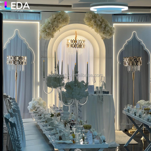ฉากหลังอะคริลิค LEDA รุ่นโมเดิร์น ปรับแต่งได้ สำหรับงานปาร์ตี้ สีขาว ชุดสามชิ้น พร้อมซุ้มโค้ง LED สำหรับงานแต่งงาน - Product Image 3
