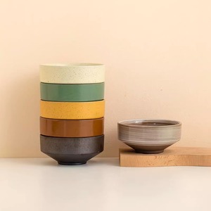 Juego de tazones de cerámica redondos estilo Wabi Sabi con esmalte craquelado, aptos para lavavajillas, vajilla duradera para uso doméstico y en restaurantes. - Product Image 1