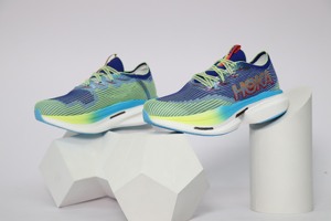 <span class=keywords><strong>One</strong></span> Cielo X1 Carbon Running s Cielo X1 Zapatos Carbon Outdoor Hombres Mujeres <span class=keywords><strong>Bondi</strong></span> <span class=keywords><strong>8</strong></span> Ligero Amortiguación Runner Shoe - Product Image 3