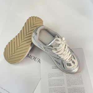 Produit tendance 2026 : Chaussures de créateur, Chaussures de marche, Chaussures pour hommes, Logo personnalisé, Baskets, En stock - Product Image 3