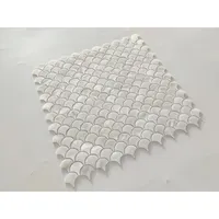 Piastrelle da bagno in mosaico di conchiglie di mare a forma di pesce Thassos bianco perla